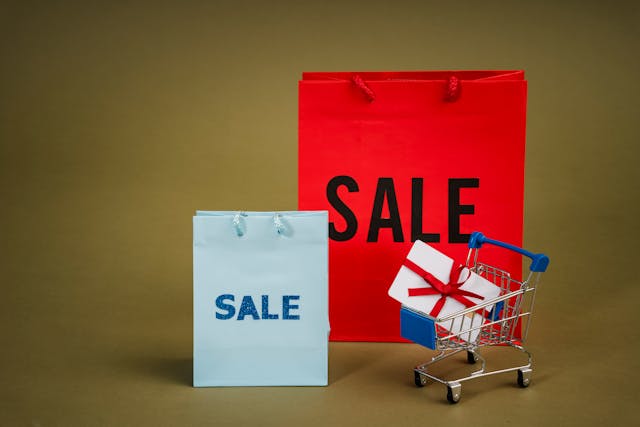 Torby papierowe ozdobne w komunikacji marki premium